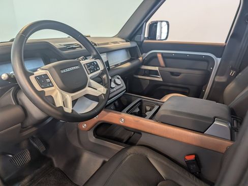 Used 2024 Land Rover Defender 110 SE image 14