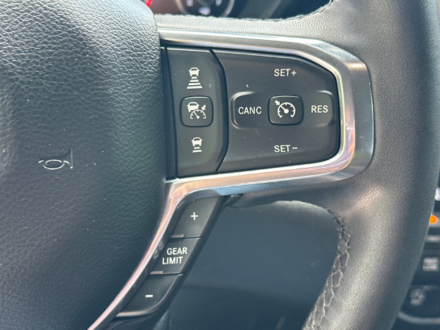 Used 2025 RAM 1500 Laramie AWD/4WD image 34