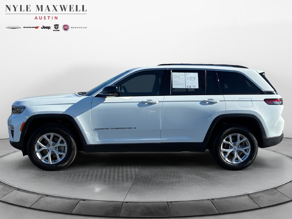 Used 2023 Jeep Grand Cherokee Limited w/ Trailer Tow Prep Group (B) RWD image 13
