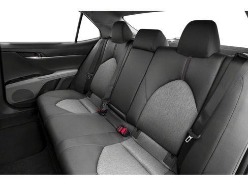 Used 2018 Toyota Camry LE FWD image 11