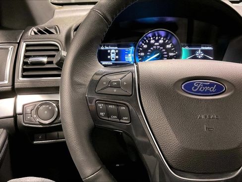 Used 2018 Ford Explorer Limited AWD/4WD image 11