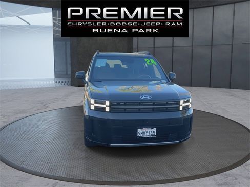 Used 2024 Hyundai Santa Fe Limited image 3