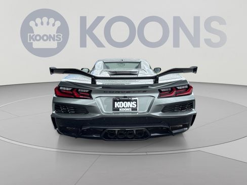 Used 2023 Chevrolet Corvette Z06 w/ Stealth Interior Trim Package RWD image 5