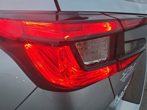 Certified 2025 Subaru Crosstrek 2.5i Limited image 31