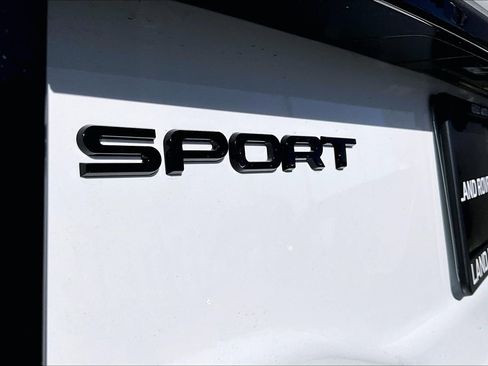 Used 2024 Land Rover Discovery Sport Dynamic SE AWD/4WD image 8