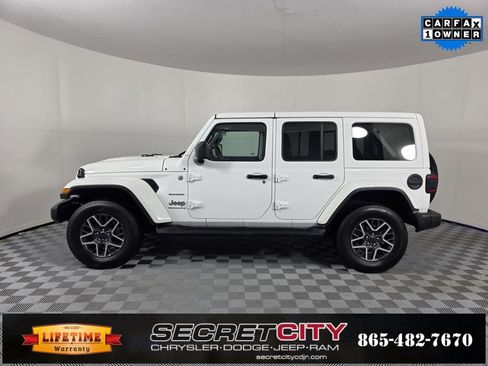 Used 2024 Jeep Wrangler Sahara image 4