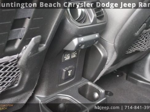 Used 2021 Jeep Wrangler Unlimited Rubicon image 34