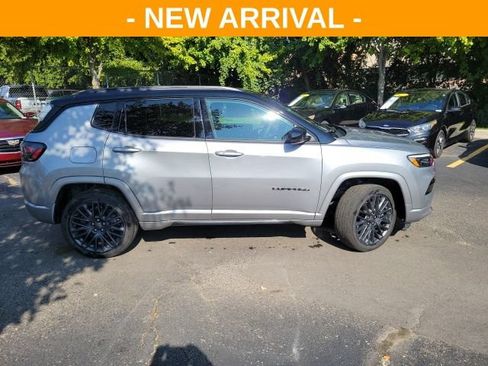 Used 2024 Jeep Compass Limited w/ High Altitude Package AWD/4WD image 2