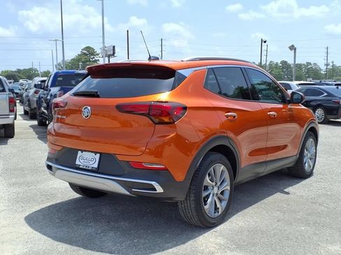 Used 2023 Buick Encore GX Essence w/ Experience Buick Package FWD image 2