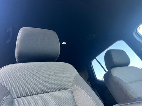 Used 2023 Chevrolet Traverse LT image 21