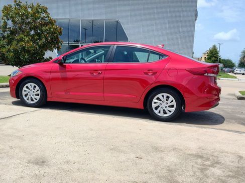 Used 2018 Hyundai Elantra SE w/ SE Connectivity Package 04 FWD image 5