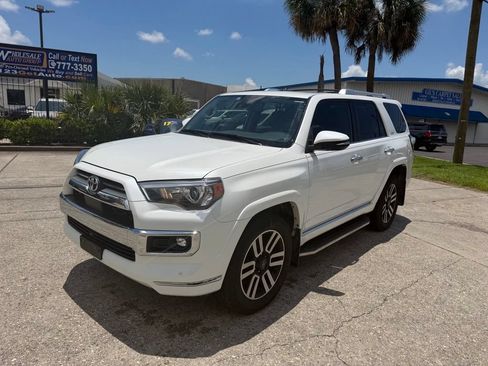 Used 2022 Toyota 4Runner Limited AWD/4WD image 3
