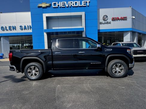 Used 2025 GMC Sierra 1500 SLT AWD/4WD image 4