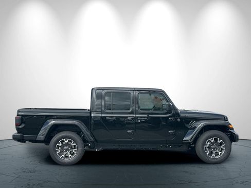 New 2026 Jeep Gladiator Sport AWD/4WD image 3