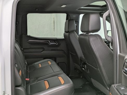 Used 2024 GMC Sierra 1500 AT4 w/ Technology Package AWD/4WD image 39