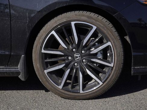 Used 2025 Honda Accord Touring image 10
