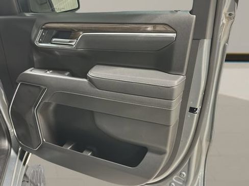 Used 2025 Chevrolet Silverado 1500 LT AWD/4WD image 33