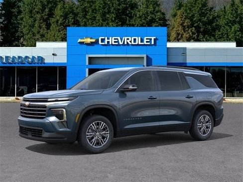 New 2026 Chevrolet Traverse LT image 2