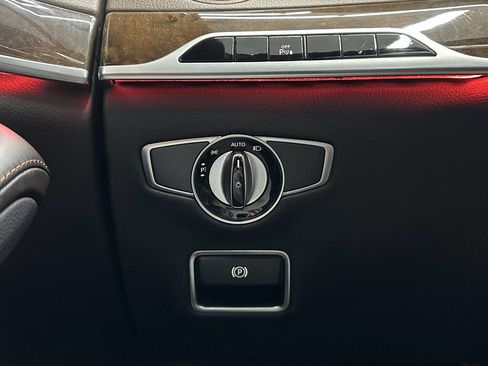 Used 2017 Mercedes-Benz S 550 S 550 4MATIC AWD 4dr Sedan image 25