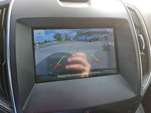 Used 2020 Ford Edge Titanium w/ Equipment Group 301A AWD/4WD image 32