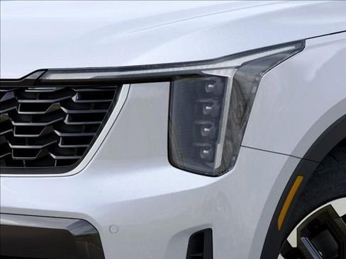 New 2026 Kia Sorento S FWD image 10
