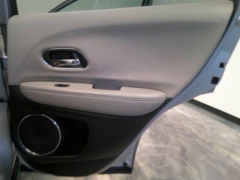 Used 2017 Honda HR-V EX image 29