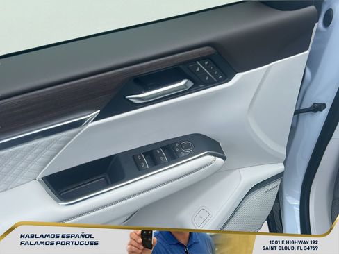 New 2026 GMC Acadia Denali w/ Super Cruise Package FWD image 11