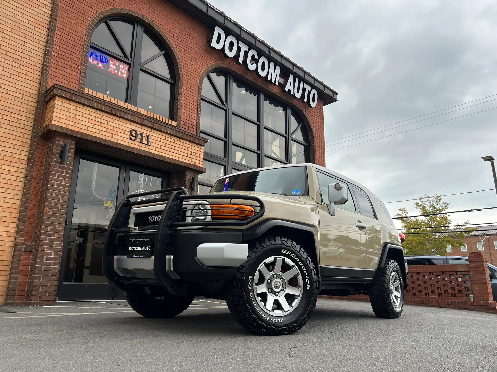 Used 2014 Toyota FJ Cruiser 4WD w/ Convenience Package image 3