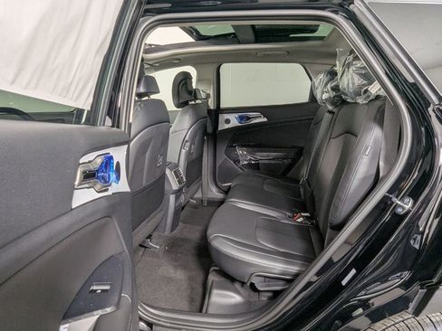 New 2026 Kia Sportage EX w/ EX Panorama Roof Package FWD image 23