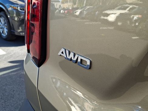 Used 2021 Kia Sorento S w/ Panoramic Sunroof Package image 30