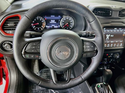 Used 2022 Jeep Renegade Latitude w/ Convenience Group AWD/4WD image 11