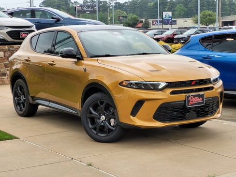 New 2024 Dodge Hornet R/T Plus w/ Tech Pack Plus w/o Parking image 1