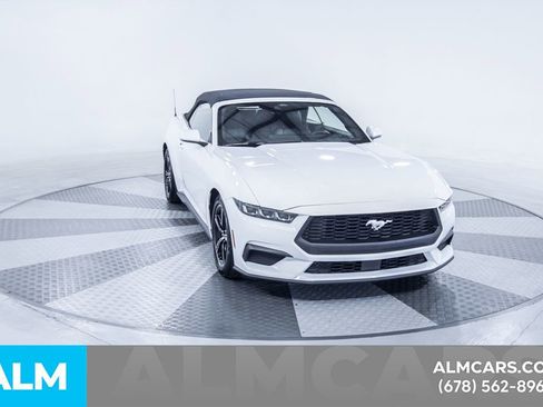 Used 2025 Ford Mustang Premium RWD image 10