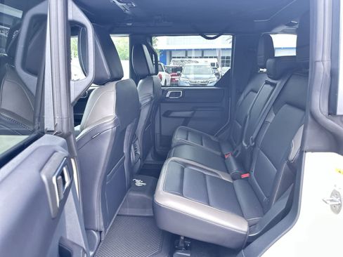 Used 2025 Ford Bronco Outer Banks AWD/4WD image 15