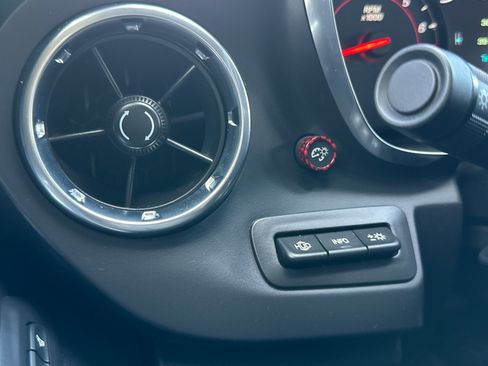 Used 2016 Chevrolet Camaro SS RWD image 40
