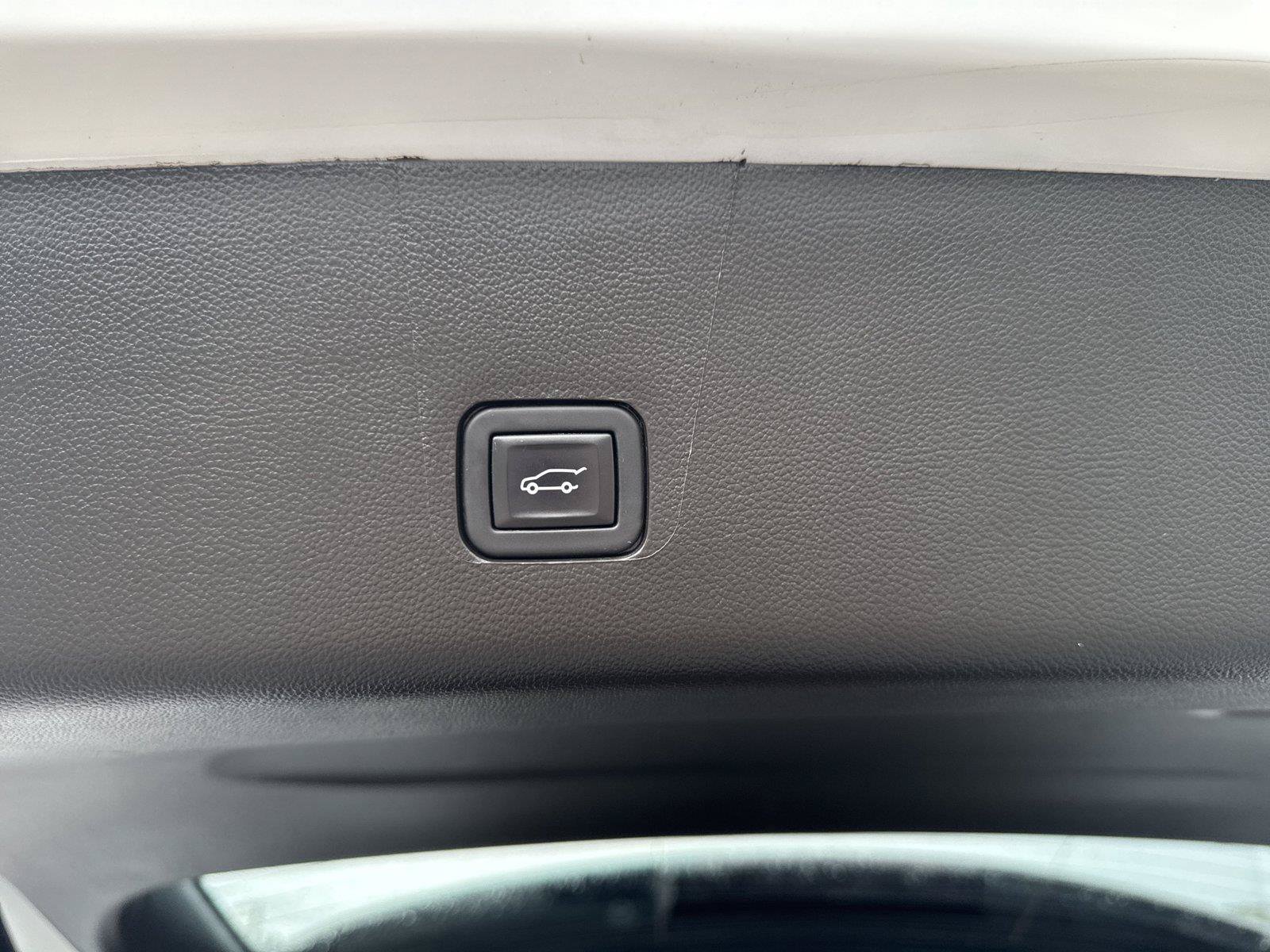 Used 2023 Chevrolet Traverse LT FWD image 35