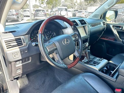 Used 2018 Lexus GX 460 image 10