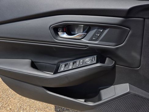 Used 2023 Honda Accord Touring image 19