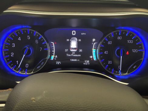 Used 2017 Chrysler Pacifica Touring-L Plus w/ Tire & Wheel Group FWD image 23
