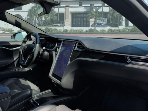 Used 2017 Tesla Model S 75 RWD image 28