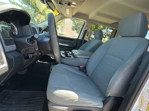 Used 2016 RAM 2500 Tradesman w/ Chrome Appearance Group AWD/4WD image 12