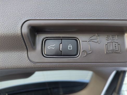 Used 2023 Ford Explorer Platinum w/ Technology Package image 14