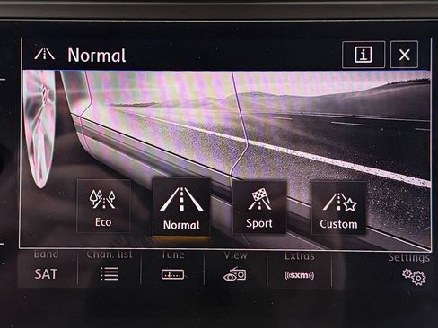 Used 2021 Volkswagen Atlas SE w/ Towing Package AWD/4WD image 22