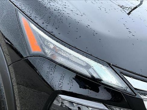 Certified 2025 Nissan Rogue SV image 28