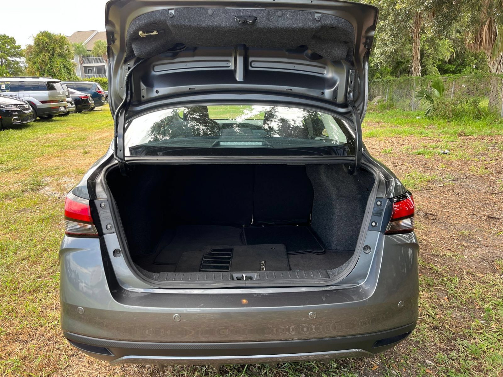 Used 2025 Nissan Versa SV FWD image 28