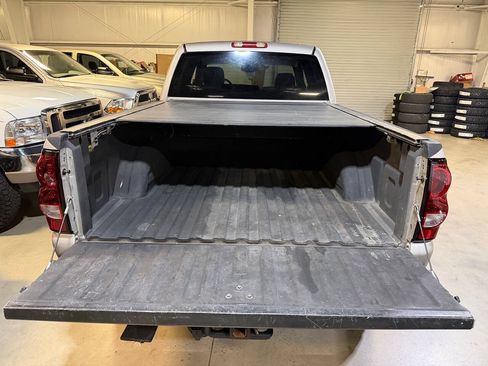 Used 2006 Chevrolet Silverado 2500 LT w/ Heavy-Duty Power Package AWD/4WD image 13