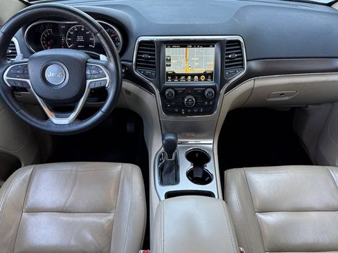 Used 2017 Jeep Grand Cherokee Limited RWD image 16