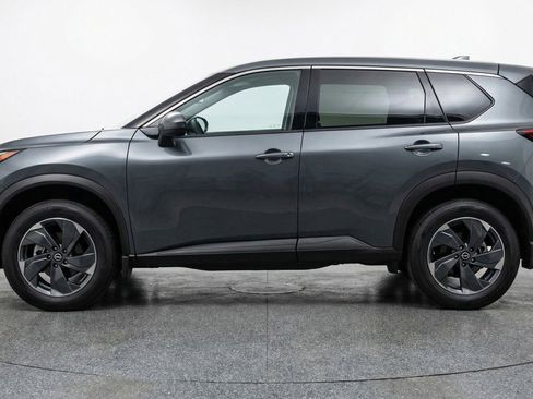 Used 2025 Nissan Rogue SV image 5