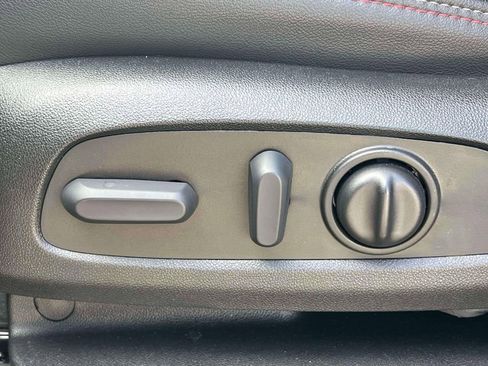 Used 2023 Chevrolet Traverse RS AWD/4WD image 19