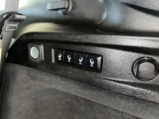Used 2023 Jeep Grand Cherokee L Summit w/ Advanced Protech Group IV AWD/4WD image 31